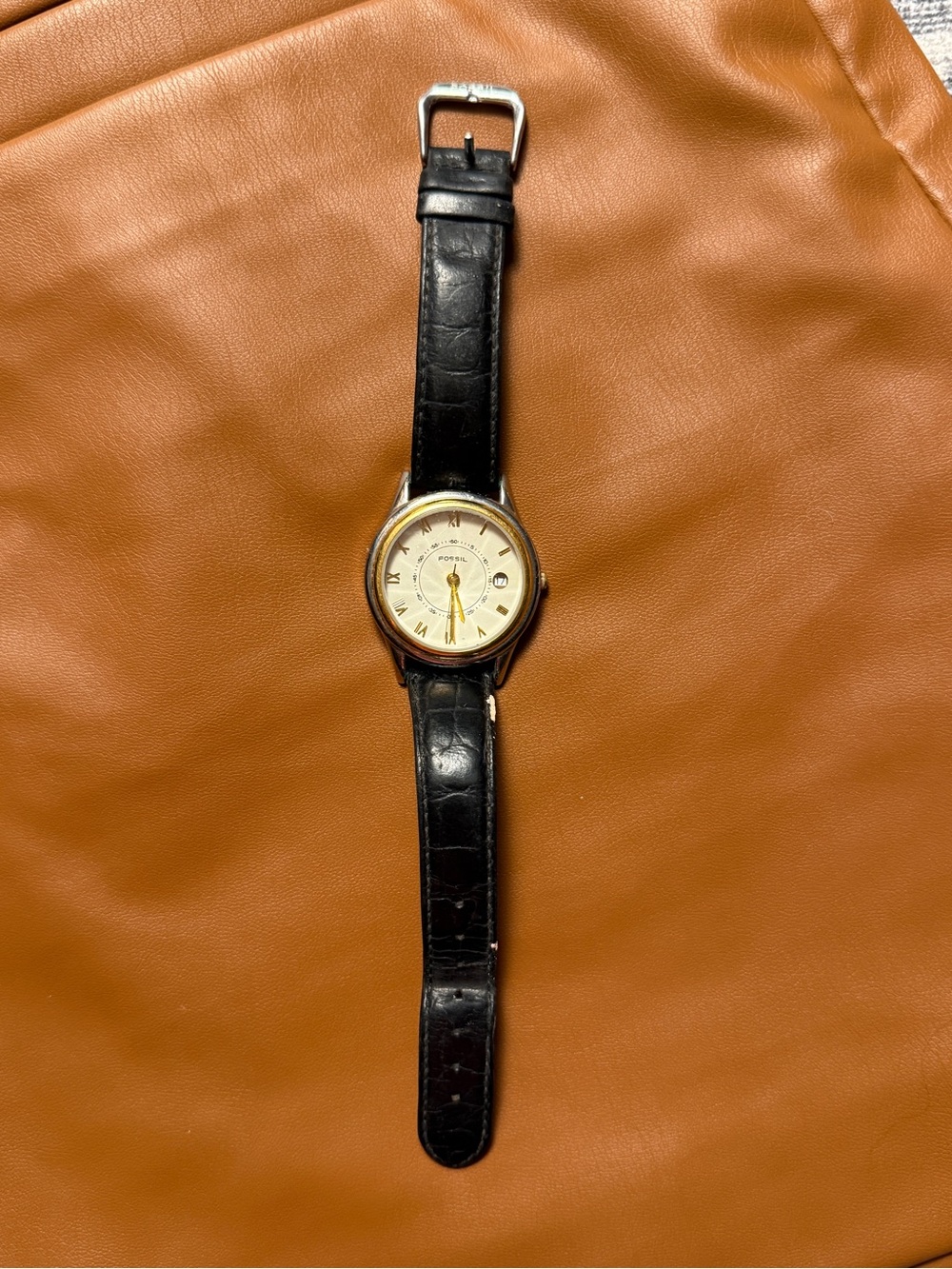 Fossil Classic Round Gold-Tone Men’s Watch with Black Leather Strap